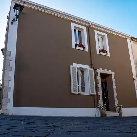 Island Vibes Rooms, Su Salighe Penzion